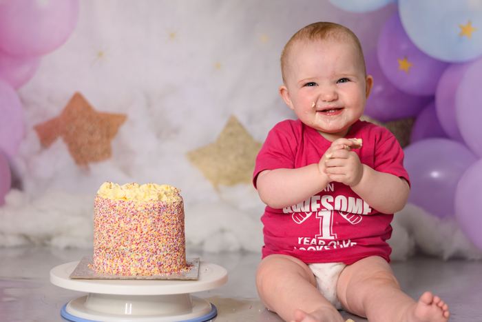 Cake smash session in the Comber studio